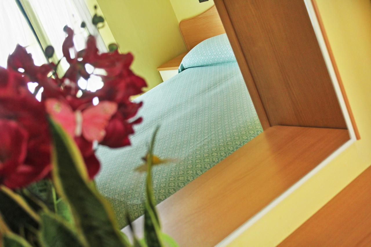Hotel Villa Aurora Bellaria-Igea Marina Esterno foto